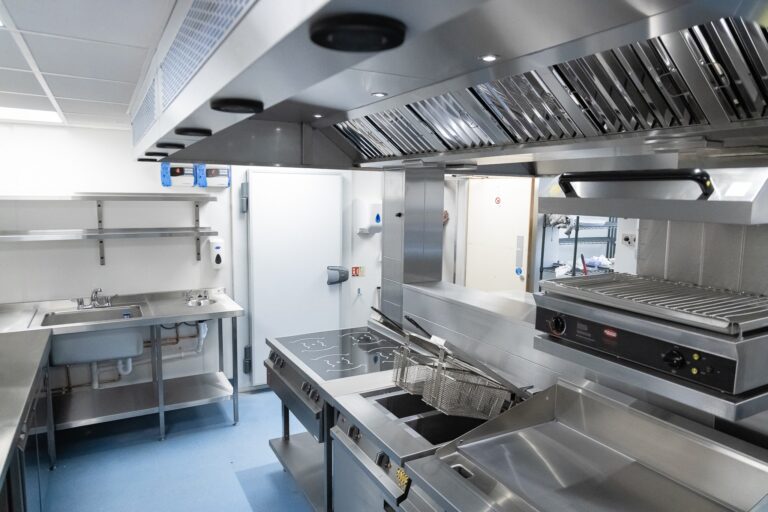 Thiết kế bếp nhà hàng fine dining IQL