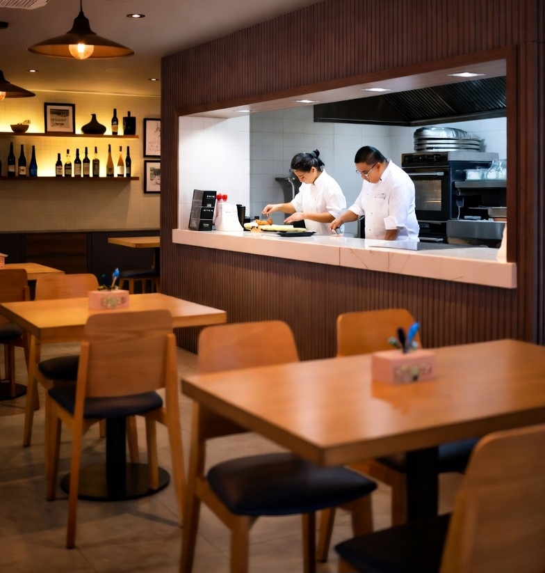 Thiết kế Bếp bán mở trong khách sạn