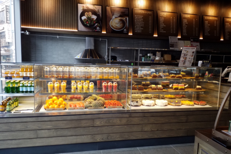 tủ trưng bày bánh